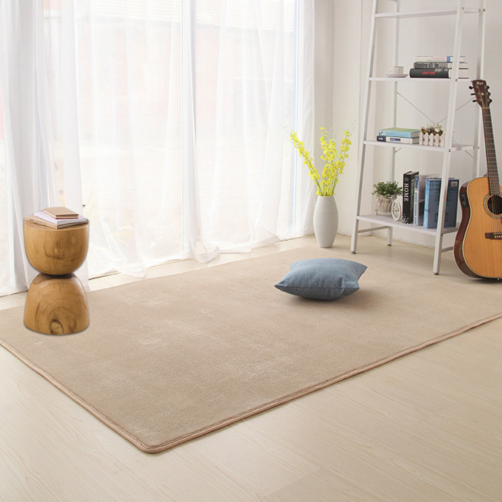tapis-moderne-salon-pieds-nus